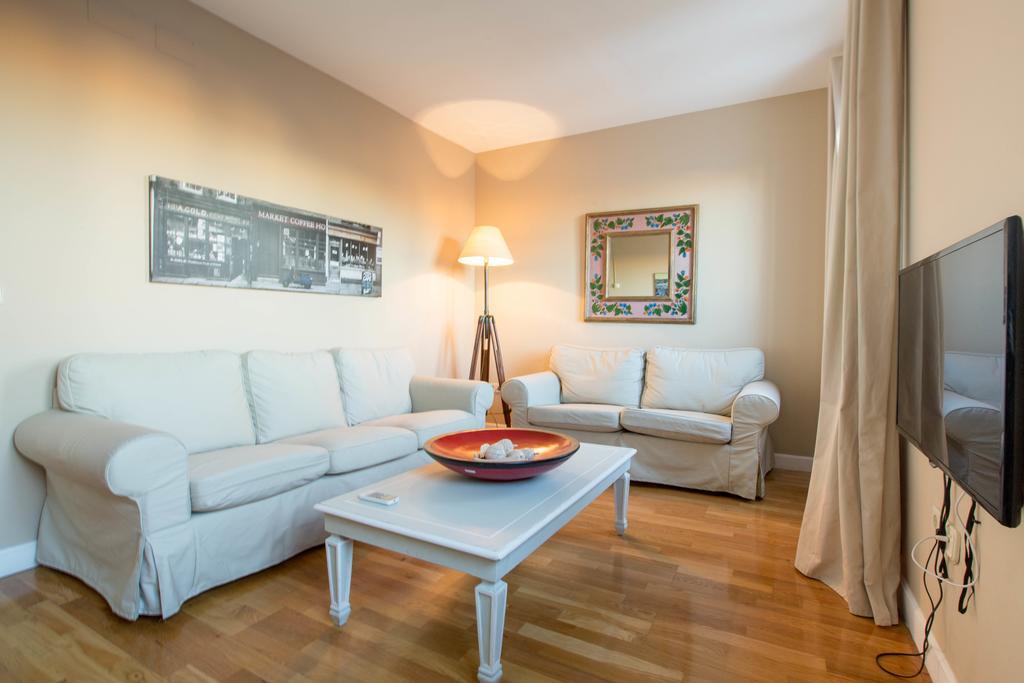 Fuencarral 100 Apartman Madrid Szoba fotó